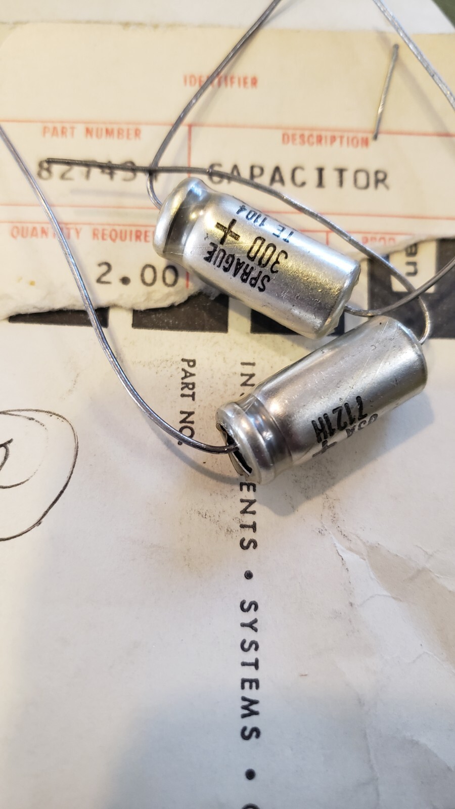 NOS OEM Beckman Sprague aluminum Capacitor 30D TE-1104 200-6 # 7121H / 827434 +