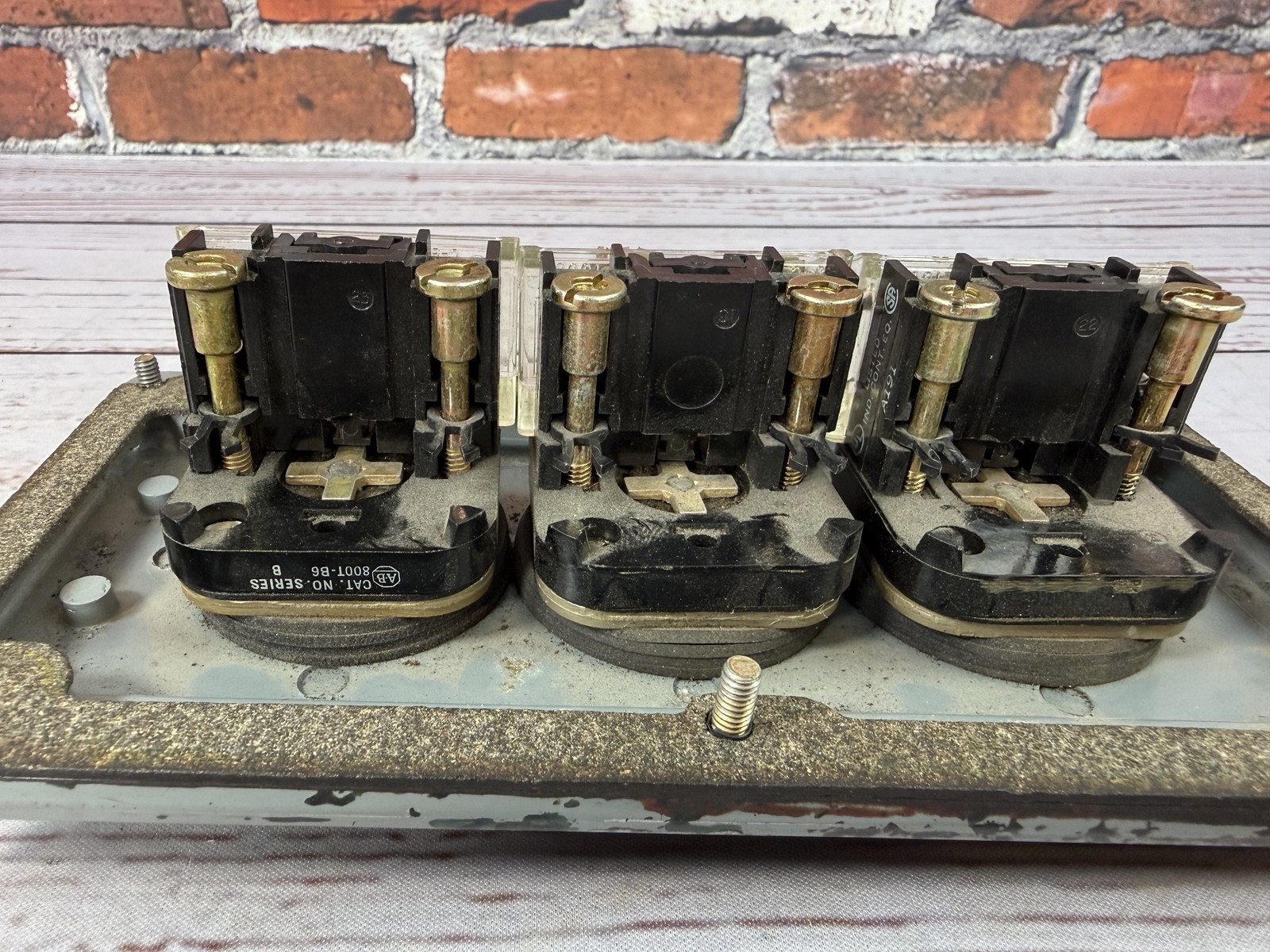 Vintage Allen-Bradley AB 800T Open Close Stop Push Button Control Station Heavy