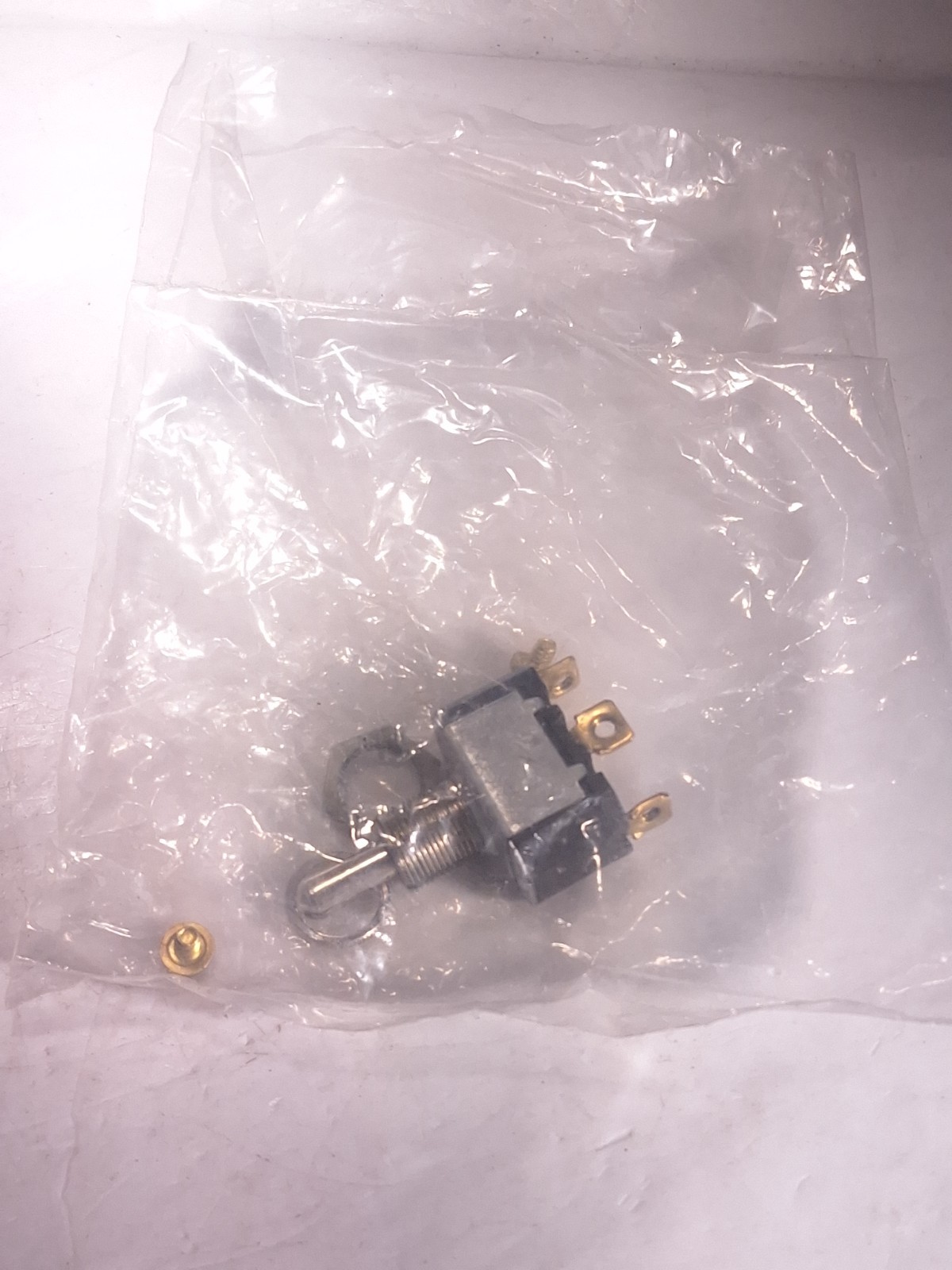 EATON 7509K5 MOMENTARY ON-OFF-MOMENTARY ON TOGGLE SWITCH 10A 250V 1/2HP