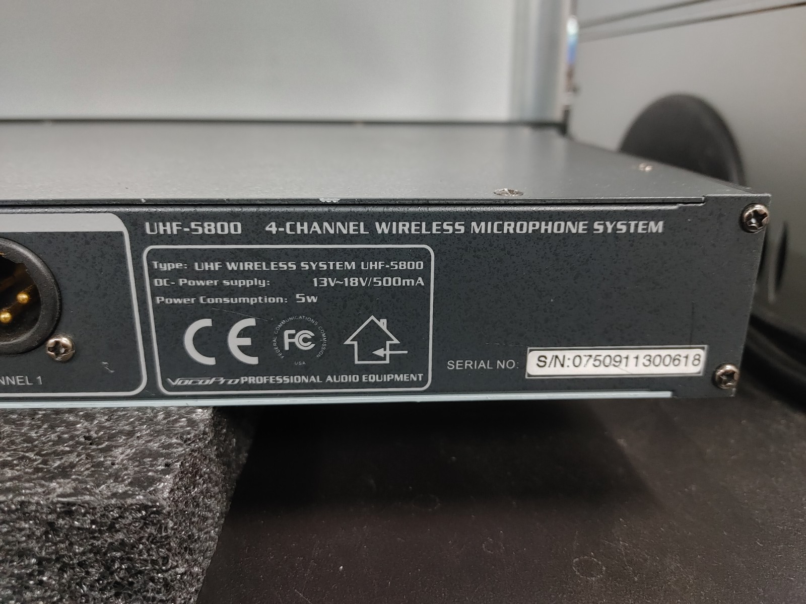VOCOPRO UHF-5800 4 Channel Wireless Microphone System