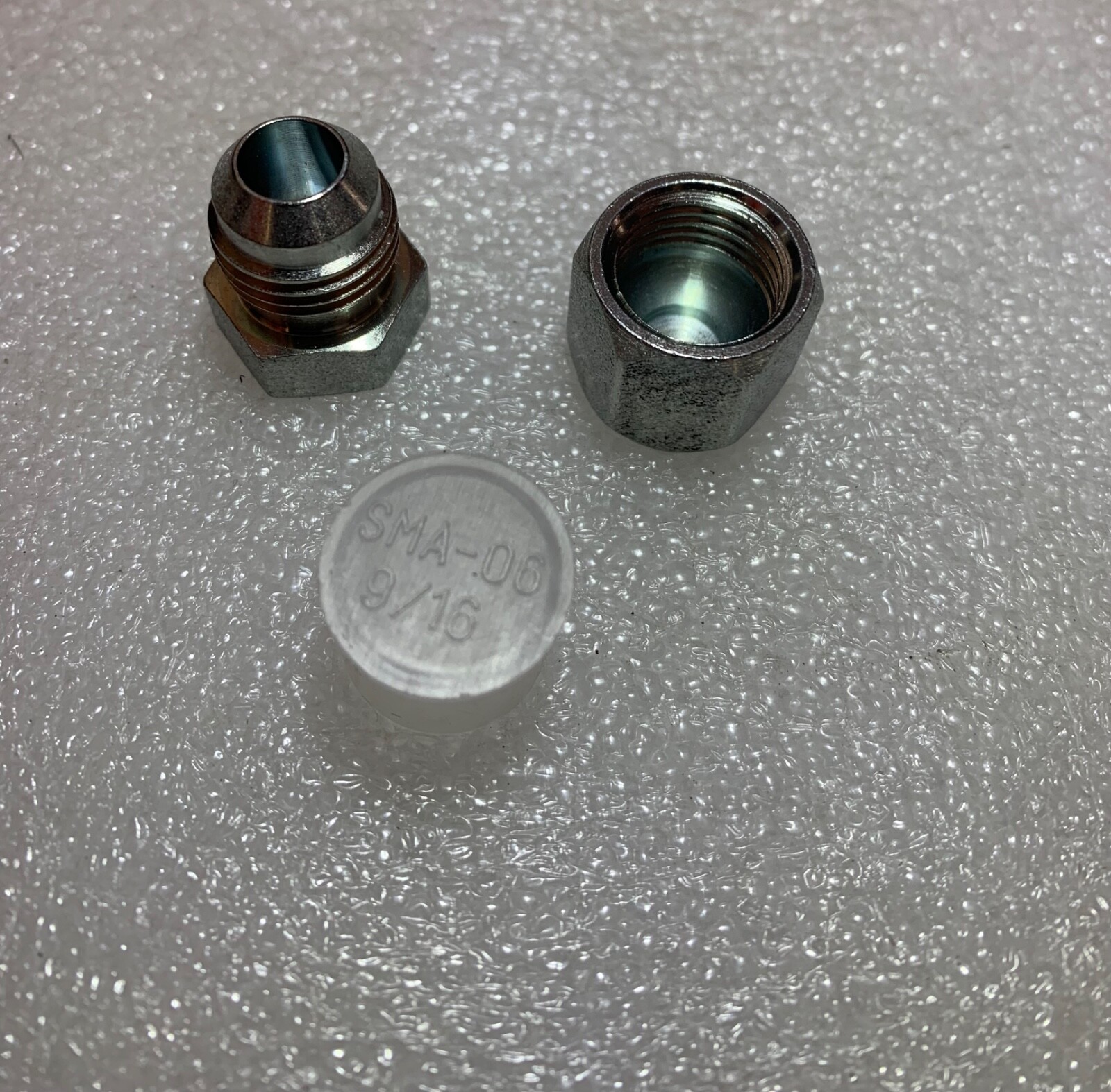 2X MALE AND FEMALE SMA-06 9/16″ Plug and Cap
