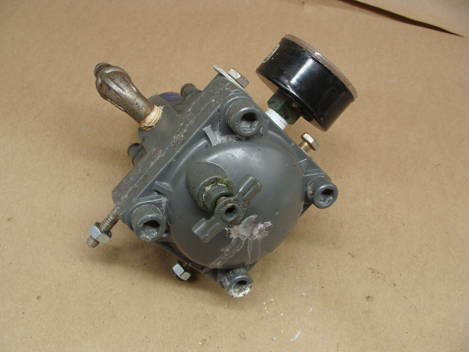 CONTROLAIR INC PRESSURE REGULATOR TYPE 300 250 PSIG MAX SUPPLY 0-120 PSIG RANGE