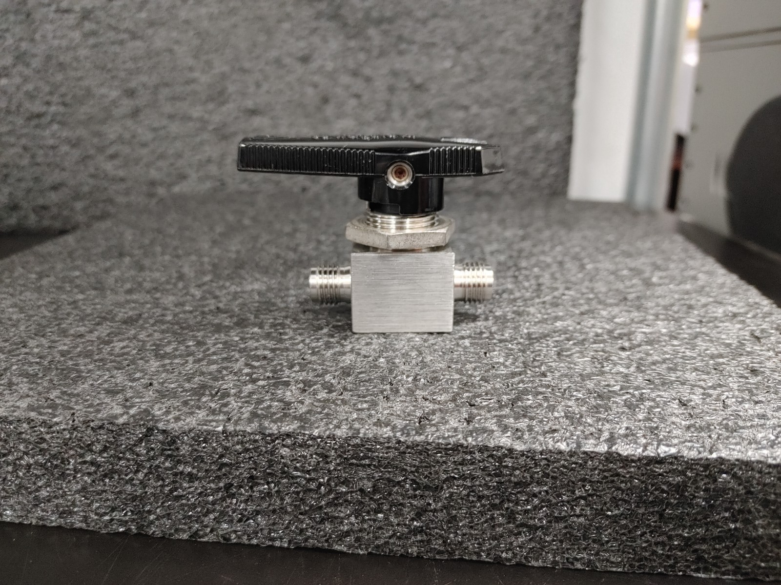 SWAGELOK SS-43GS4 Stainless Steel 1-Piece 40G Series Ball Valve
