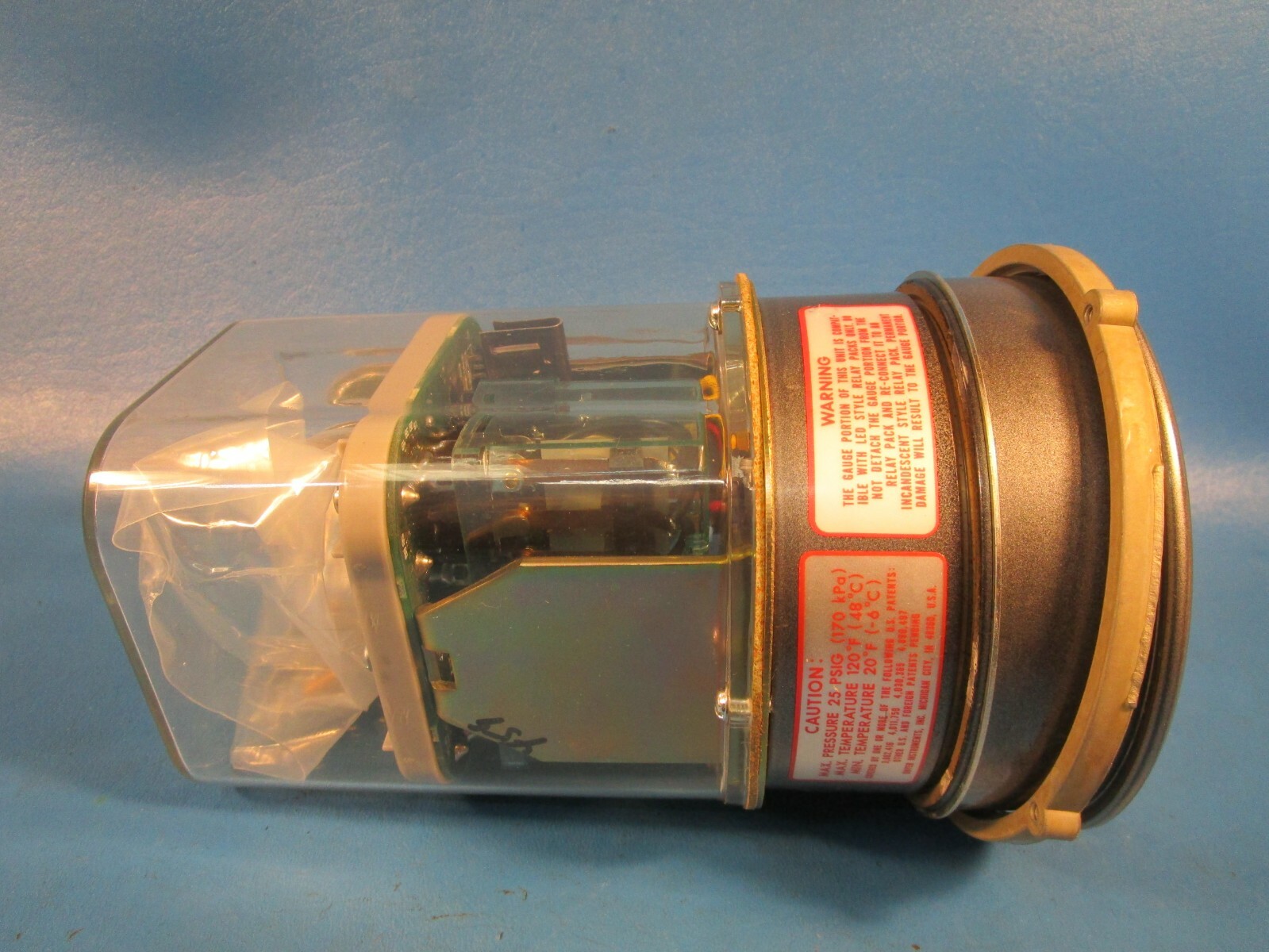 Dwyer 3003, Series 3000, Photohelic Pressure Switch Gauge, 0-3 inches
