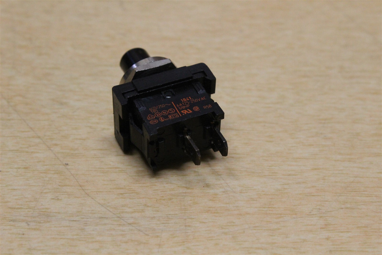 NEW Marquardt Button Switch 1841 *FREE SHIPPING*