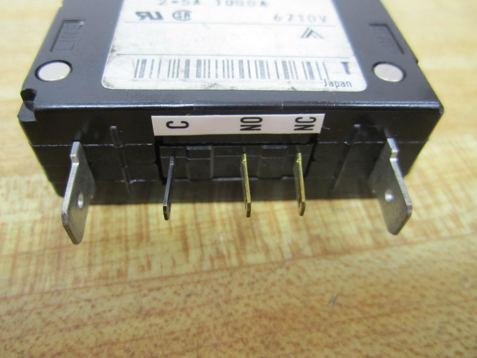 Fuji Electric CP31E/2.5WDC Circuit Protector DC 60V CP31E25WDC