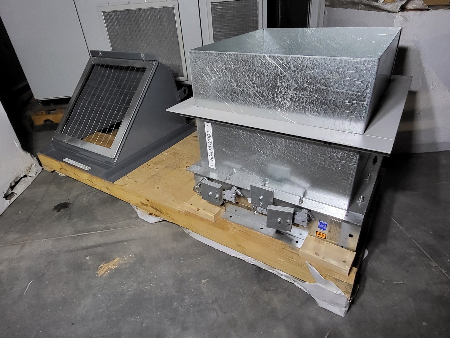 SURPLUS NEW GREENHECK HPR-12024X24 24″ x 24″ Backdraft Damper w/ Exhaust Hood &