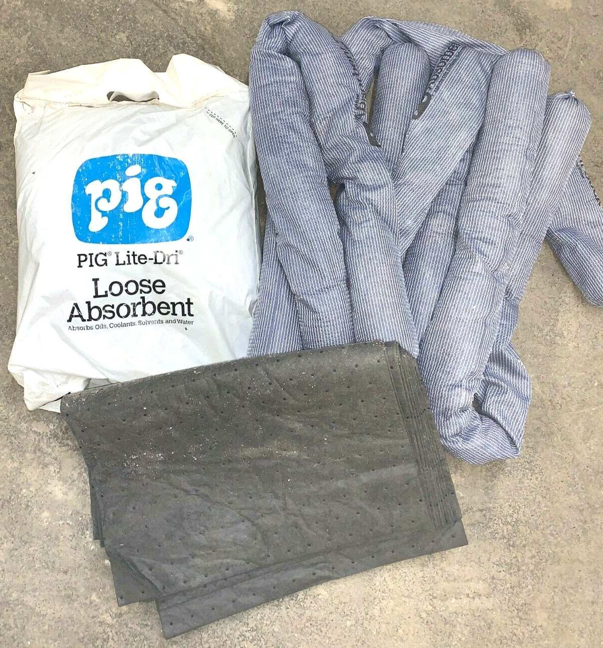 PIG SPILL KIT IN STOWAWAY BAG 622 6.5 GALLON CAP. UNIVERSAL/ OIL/ WATER/ SOLVENT