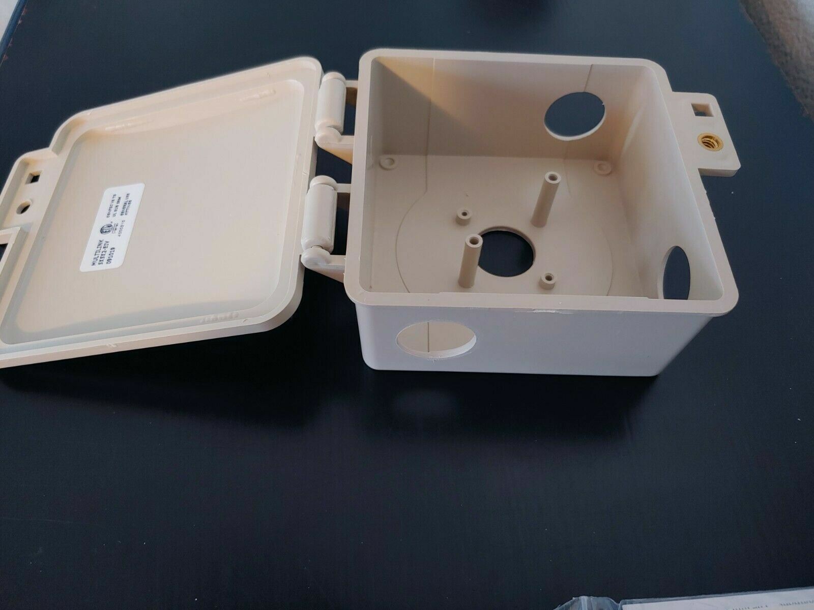 MULTILINK 072414, 5X5X2-INIV EXTERIOR FIBER OPTIC STORAGE NID, IVORY SLACK TRAY