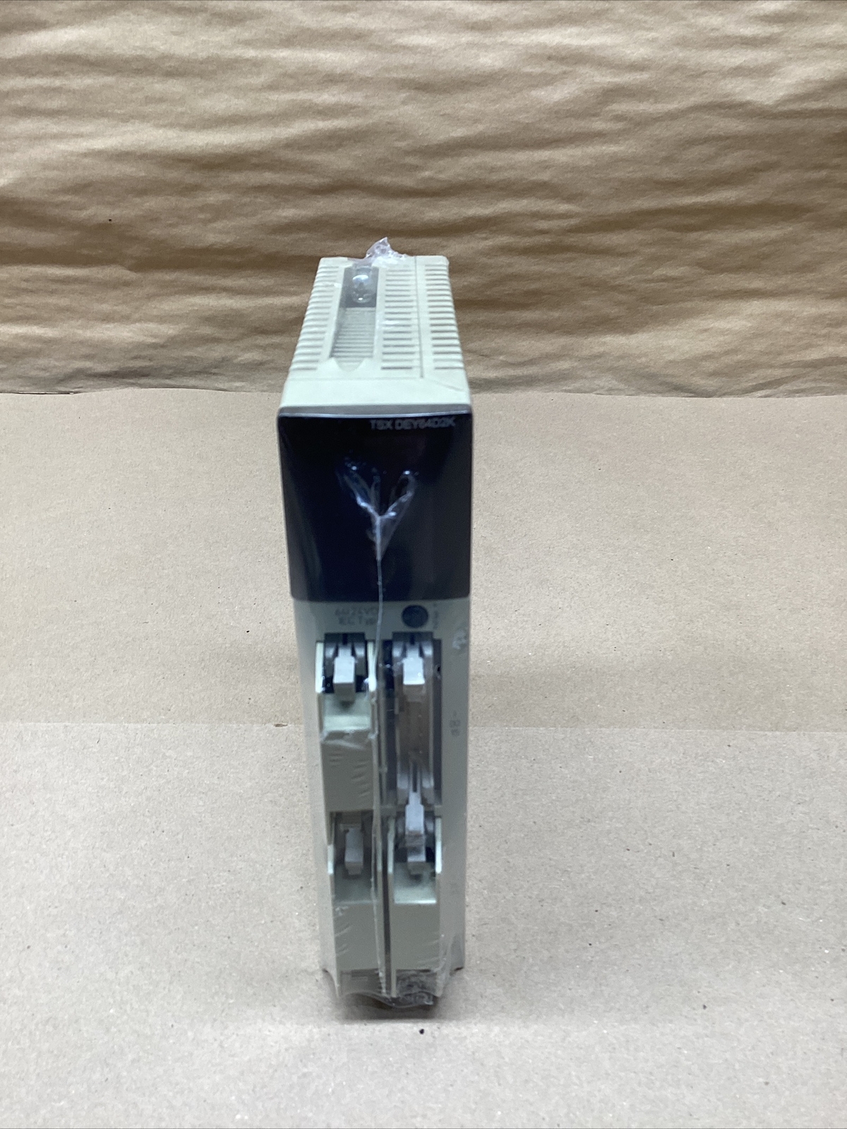 Schneider Electric TSX DEY64D2K MODICON #765H100FML used great condition