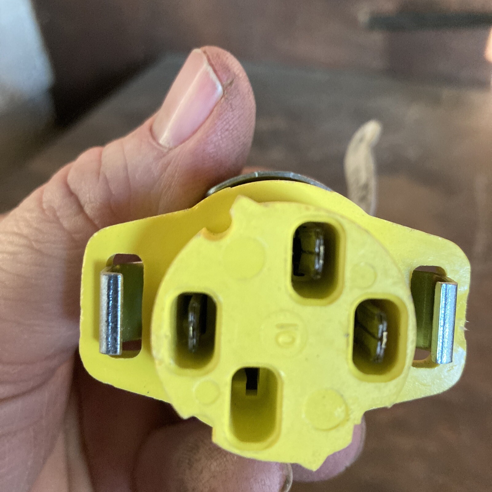 Dual-Lite 1CDB1-N Connector 12AWG 120/208VAC 20Amps Max 1CDB1N