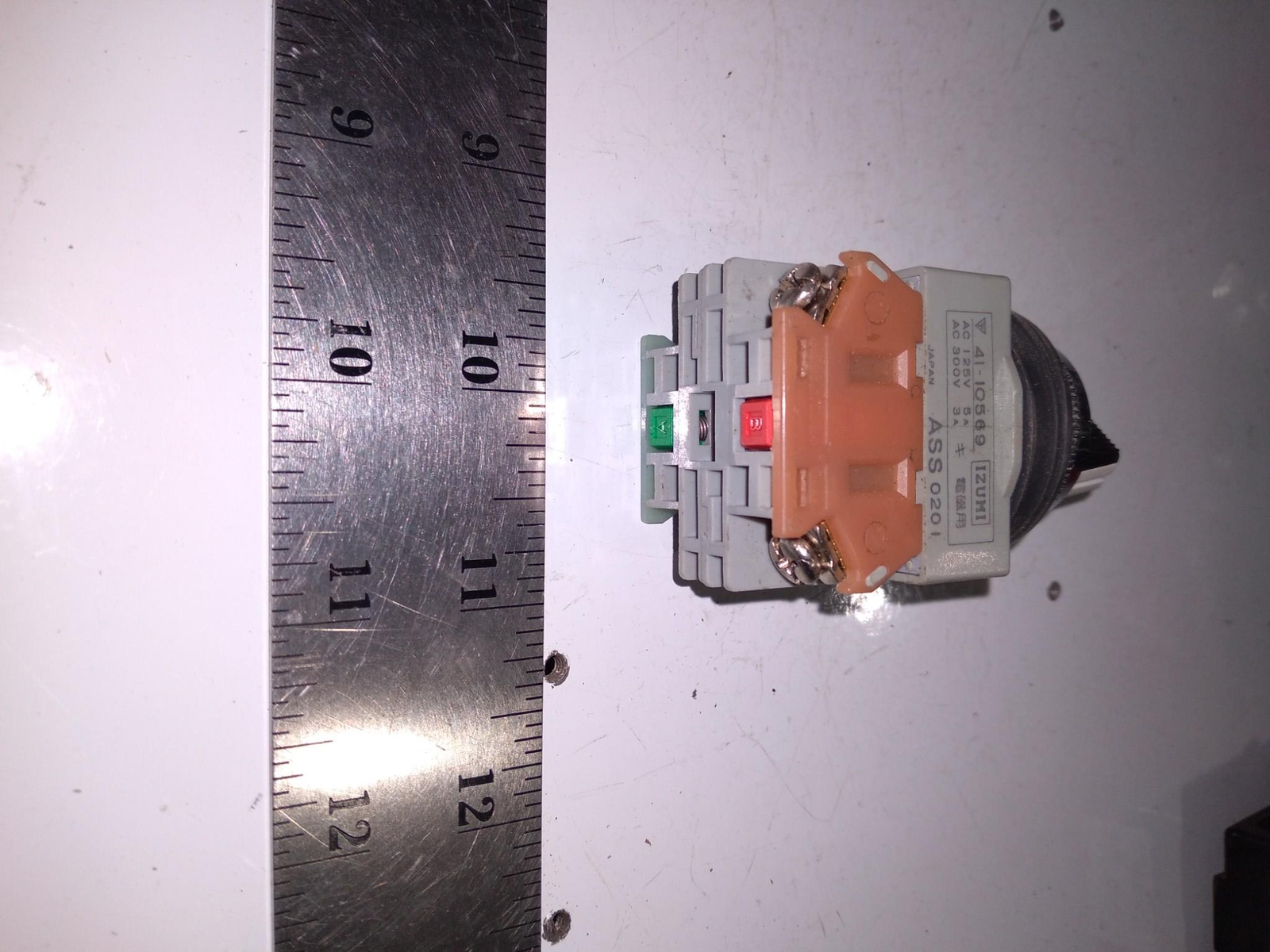 IZUMI 41-10569 125-300V AC 3-5A
