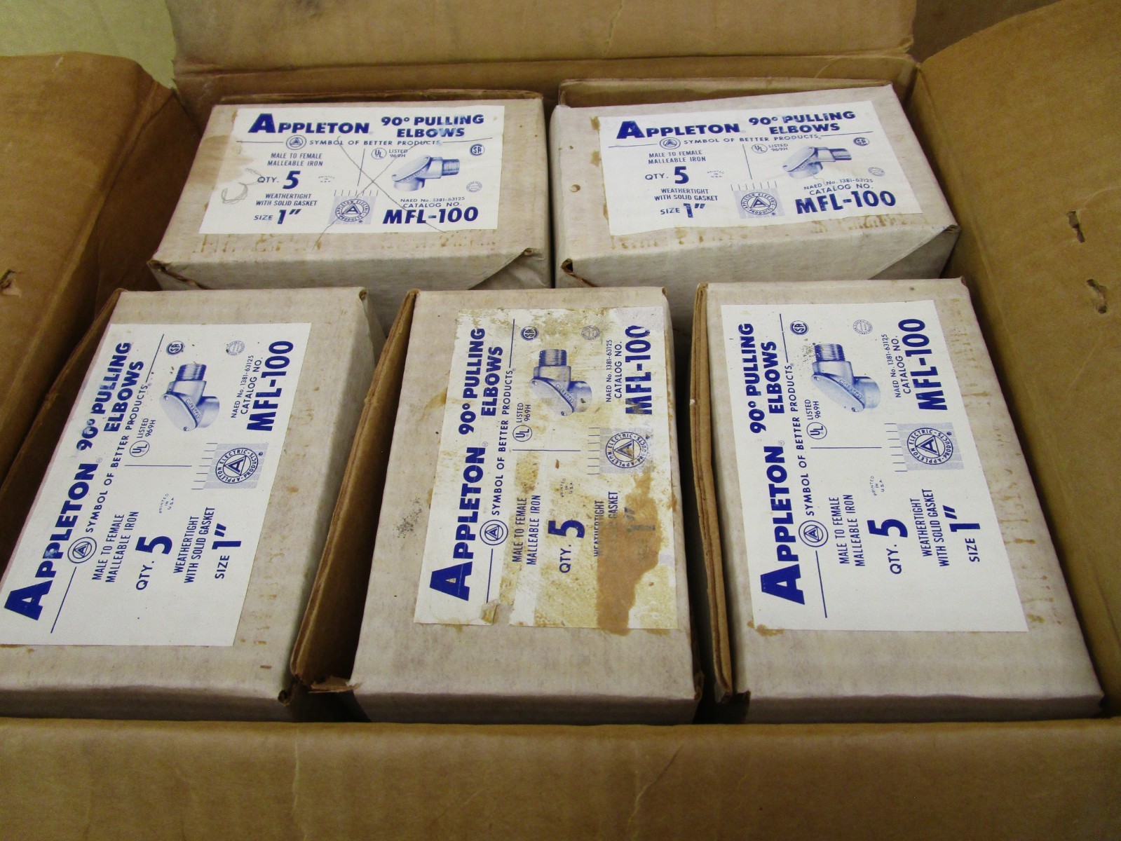 New Open Box of 23 Pieces Appleton 90 Degree Pulling Elbows MFL-100 51522LR