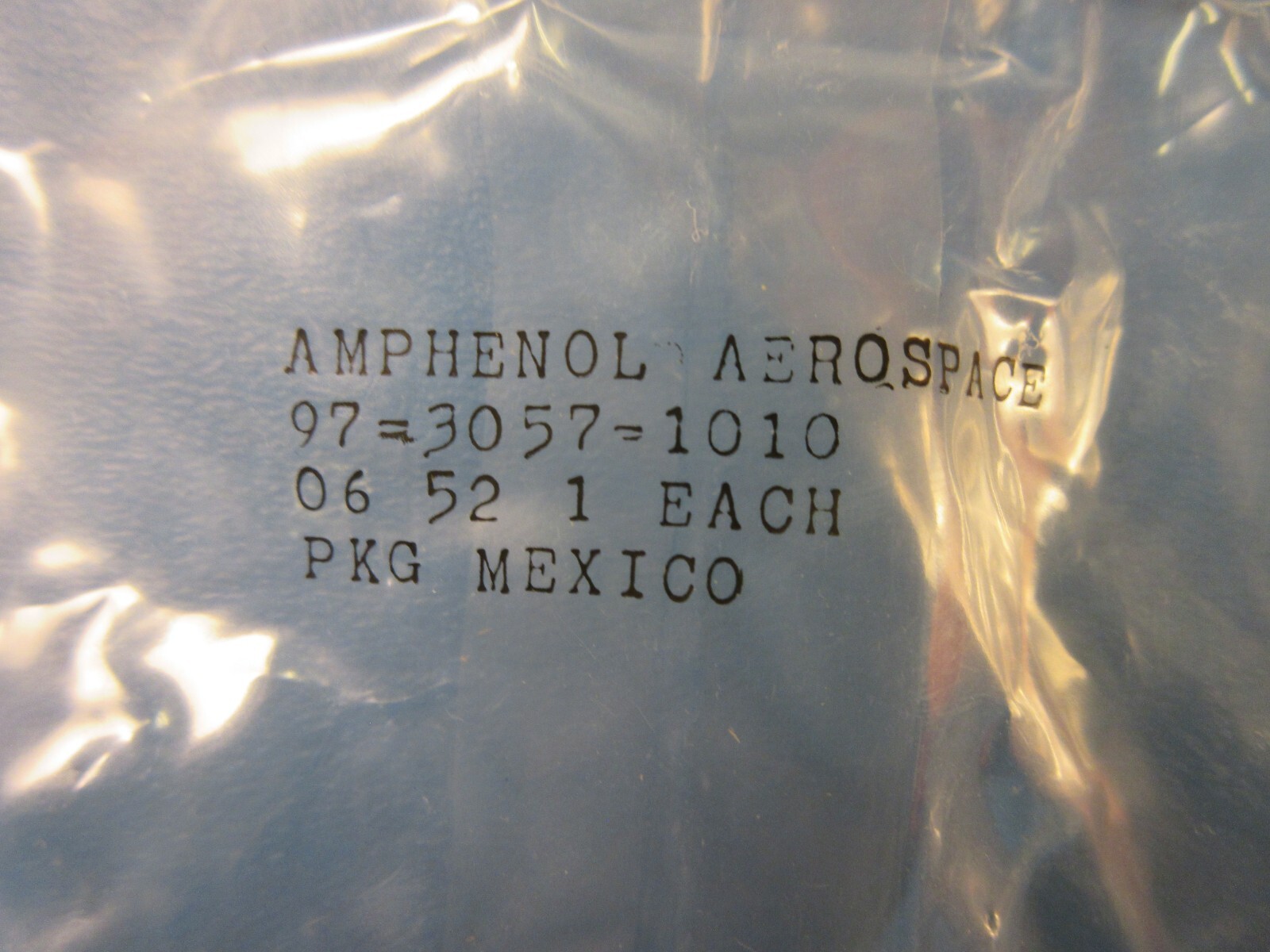 LOT OF 3 Amphenol 97-3057-1010 Circular Connector Shell Clamp