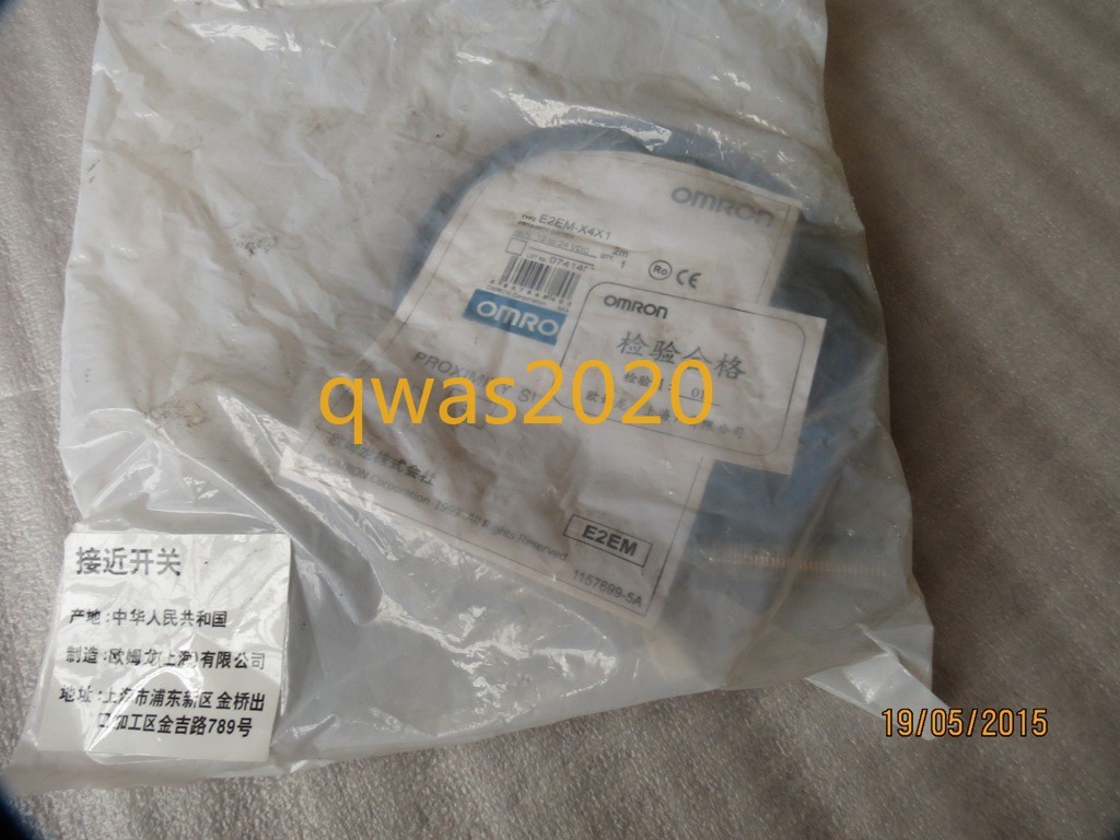 1PC New Omron Proximity Switch E2EM-X4X1 12-24VDC