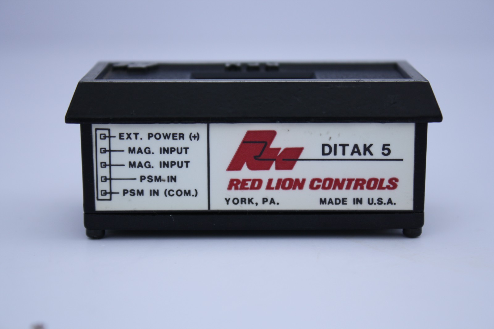RED LION CONTROLS DITAK-5 4 DIGIT RPM/TACHOMETER Gauge Car INDUSTRIAL HEAVY DUTY