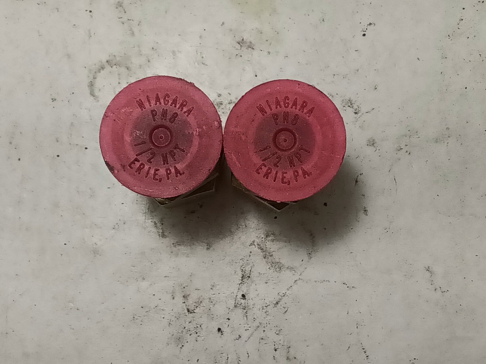 LOT OF 2 NIAGARA PN8 1/2 NPT ERIEPA (TR59)