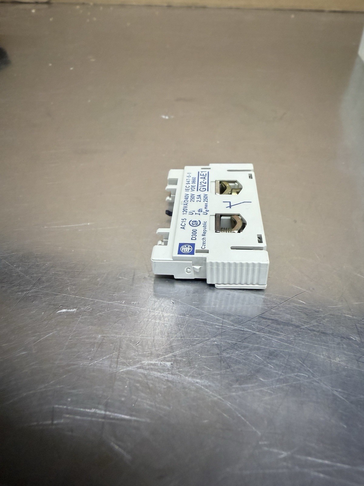 Telemecanique Schneider GV2-AE1 Auxiliary Contact Block New