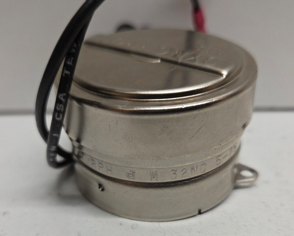 NEW NO BOX! SYNCHRON 115/120V 24HR 3W 4RPH CHART DRIVE MOTOR M132NC