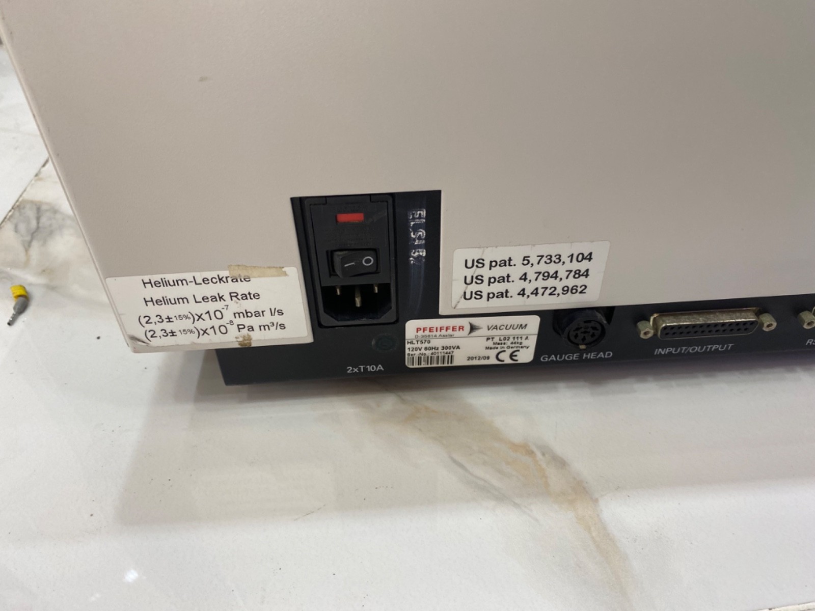 PFEIFFER VACUUM HLT 570 Helium Leak Detector, 120 V