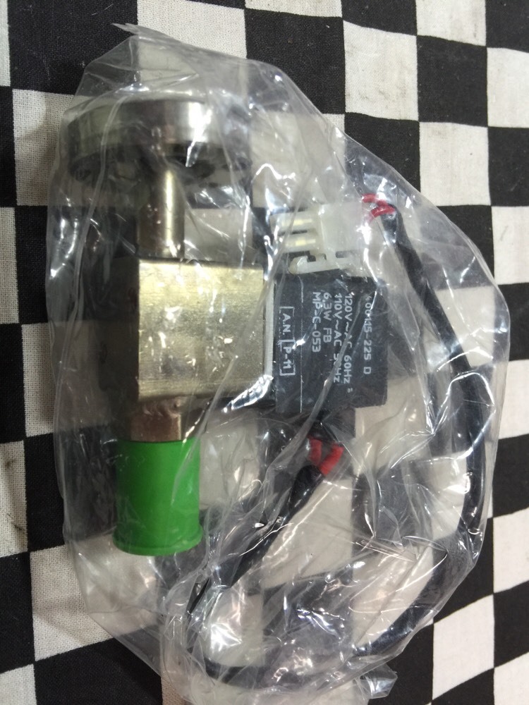 Asco Sub-miniature Solenoid U8225B5V, 1/4″ MVCR x 1-1/3″ CF, 400115-225D #126E