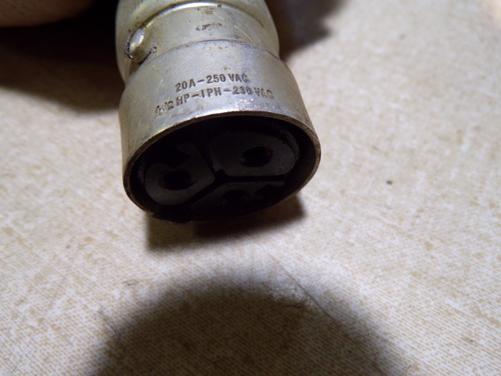 RussellStoll Hubbell 22-1/2″ 20A 250VAC 1/2HP Wire Plug Connection