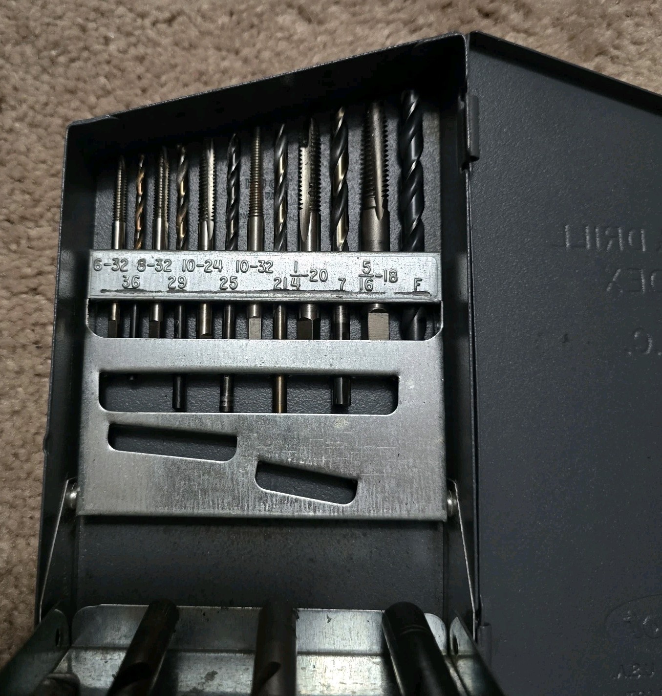 Huot 12600 Steel #6-32 to 1/2-13 UNC Tap Storage 4″ W x 7″ D x 1-1/4″ H