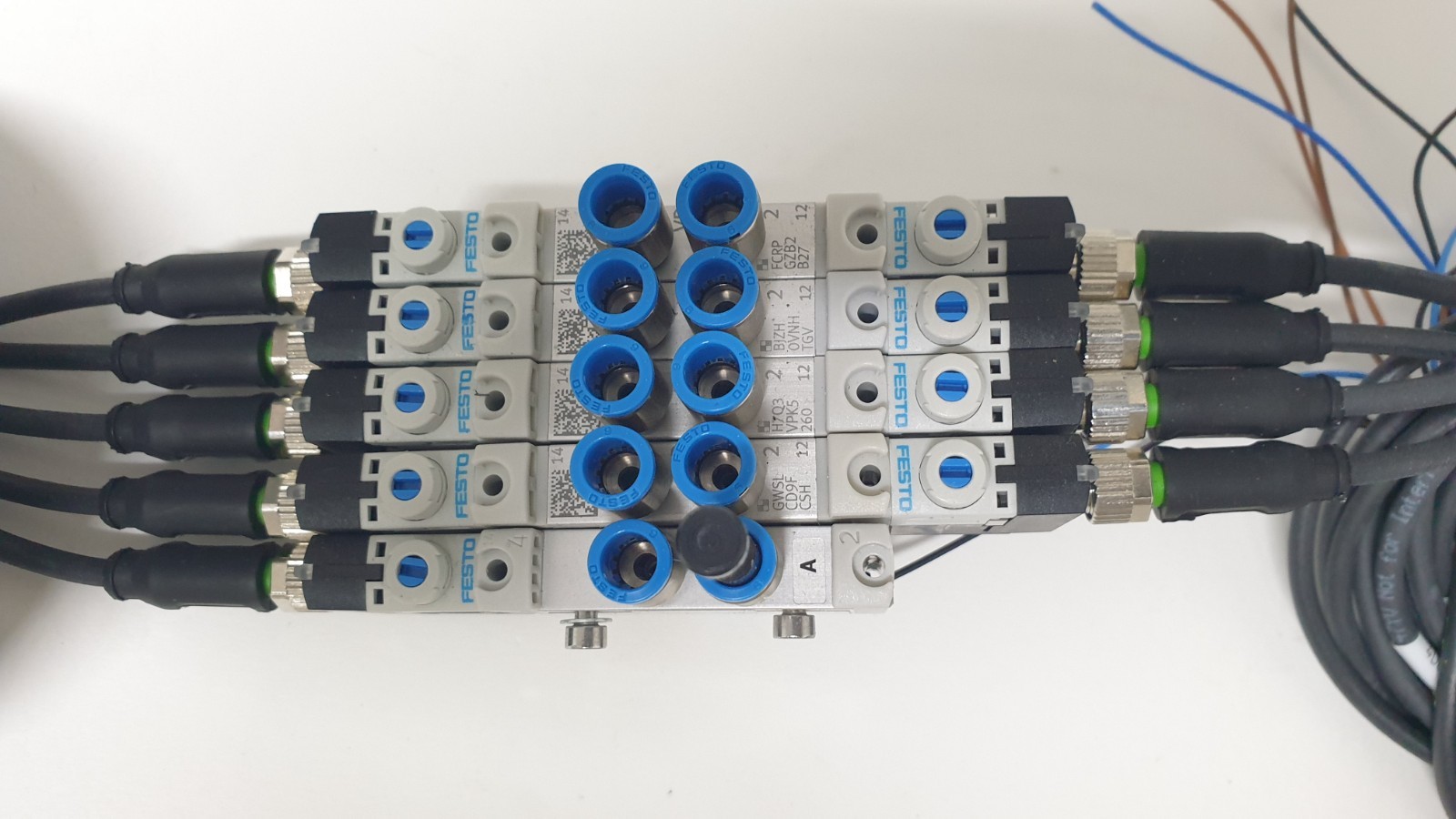 Festo Pneumatic Valve Manifold Assembly with Cables – USED