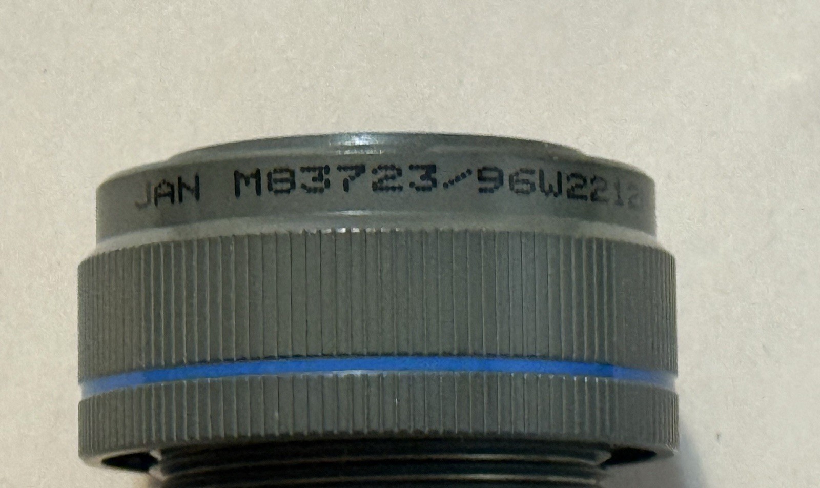 One SEALED AMPHENOL M83723/96W2212N 12 Position Circular Connector Plug
