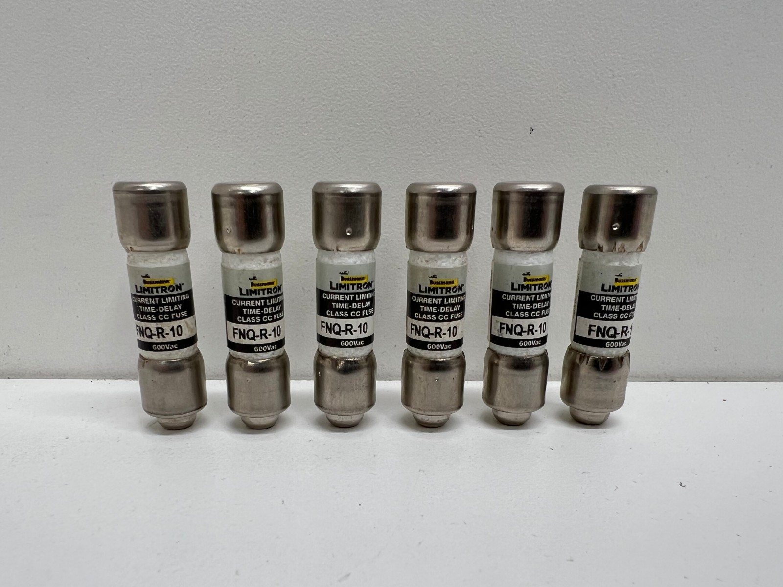 LOT OF (6) GOOD USED! BUSSMAN 10A 600VAC TIME DELAY FUSES FNQ-R-10