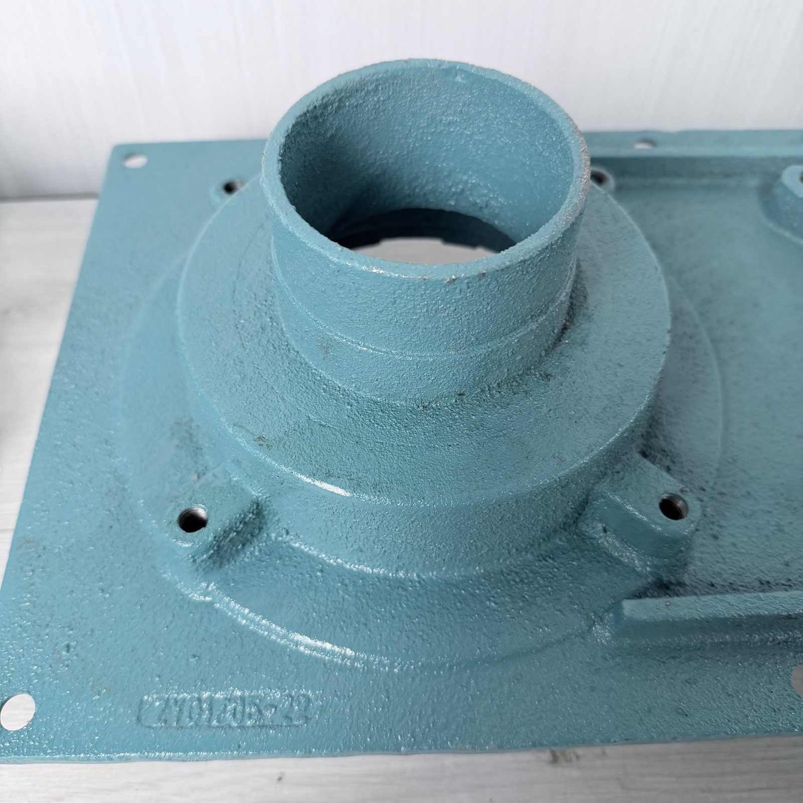 Zurn 4″ x 8-3/8″ Diameter No-Hub Cast Iron Combination Roof Drain & Overflow