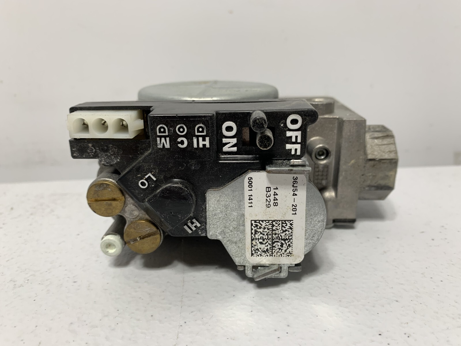 Emerson VAL09030 Manifold Gas Valve 24V 40/60 Hz 1/2 PSI