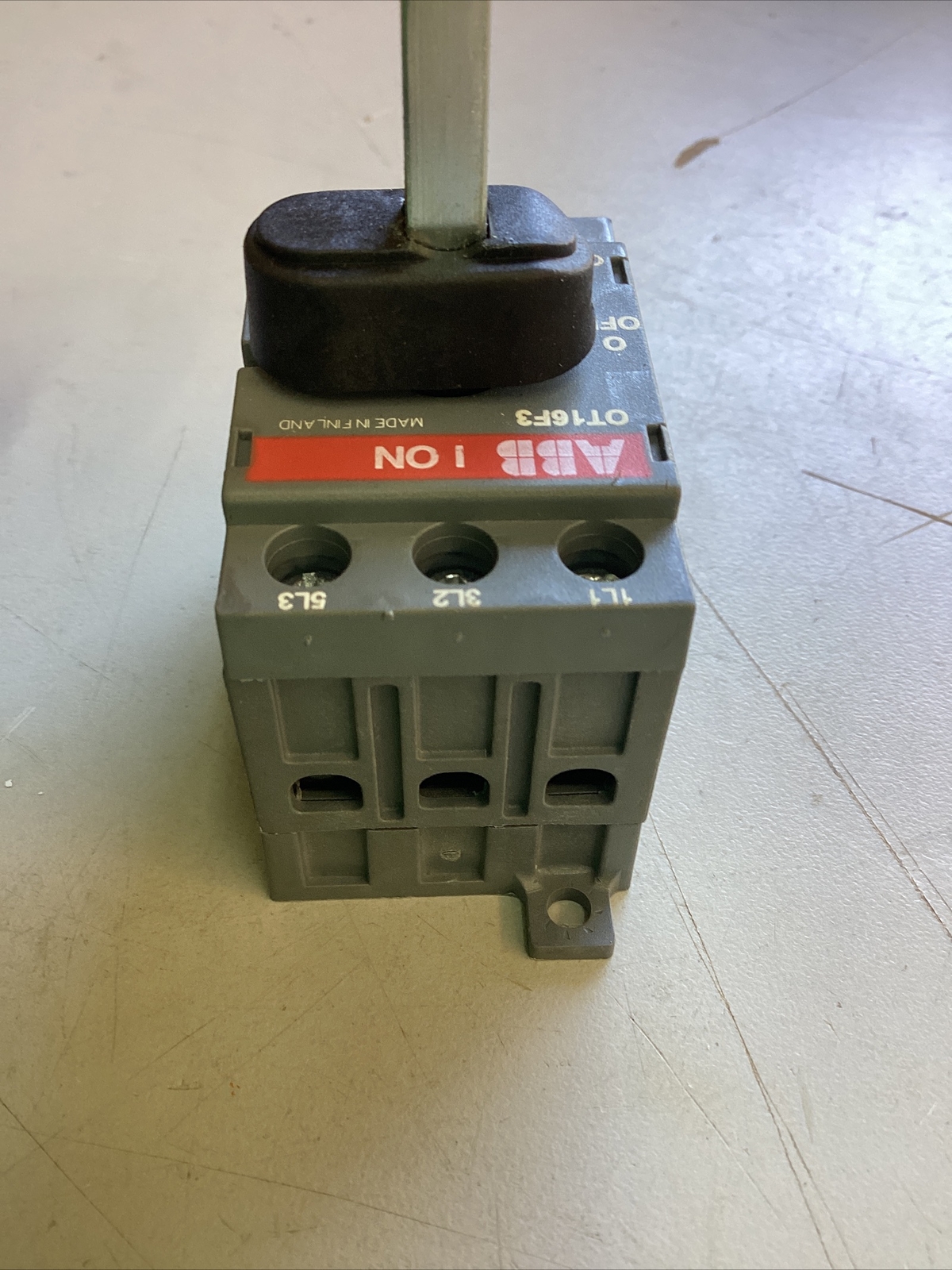 ABB OT16F3 DISCONNECT SWITCH 3-POLE 600V 50/60HZ 20A. &km38 SQ-D