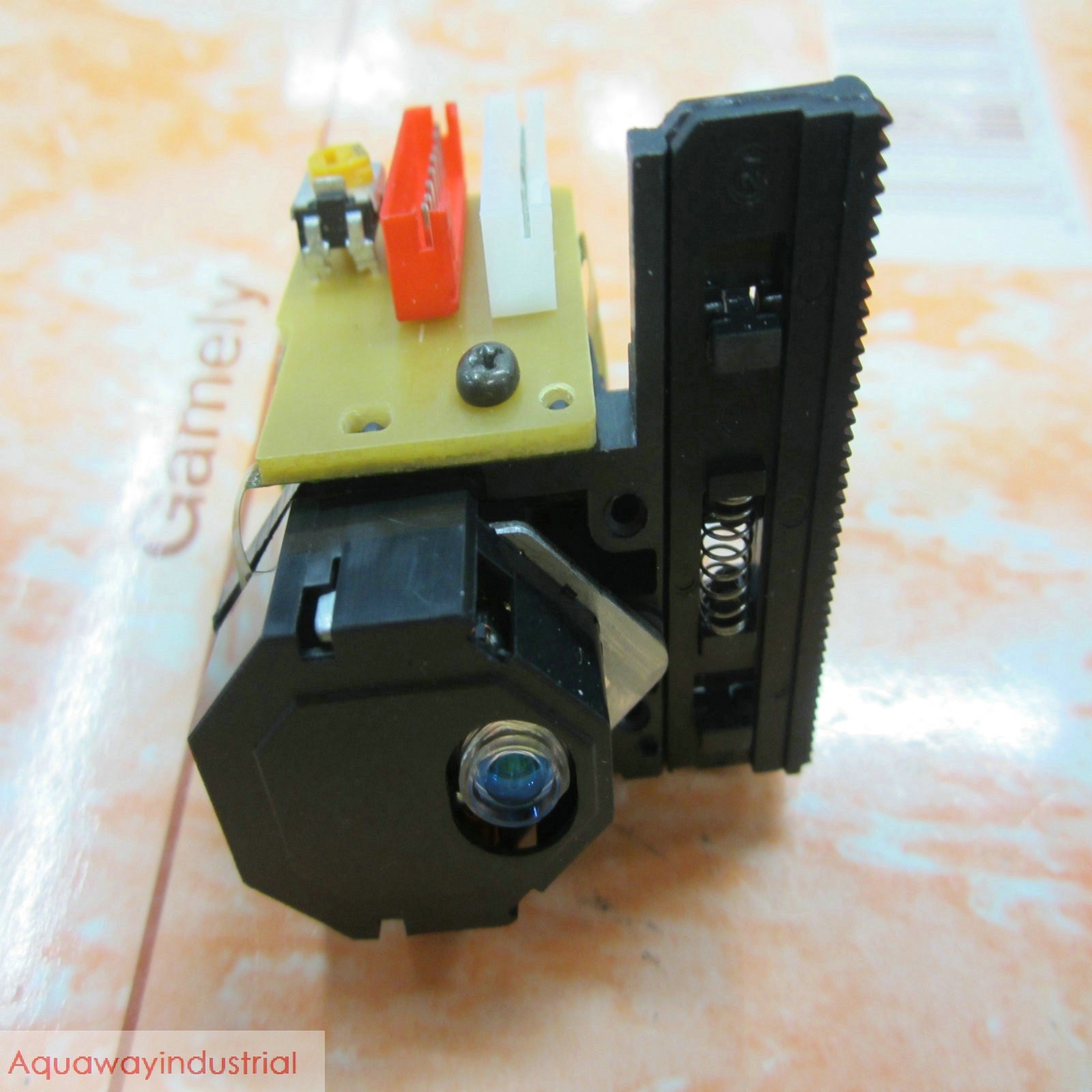 1pcs New Laser Lens Optical Pickup KSS-210B KSS 210B For Car CD VCD Player