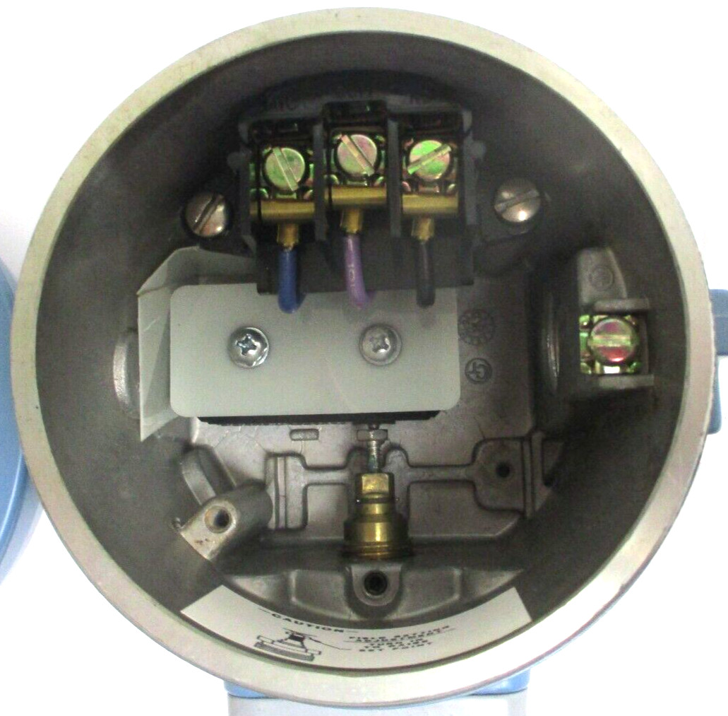 UNITED ELECTRIC CONTROL, F120-8BS, 15A 250 VAC, RANGE 50-650 F, SURPLUS
