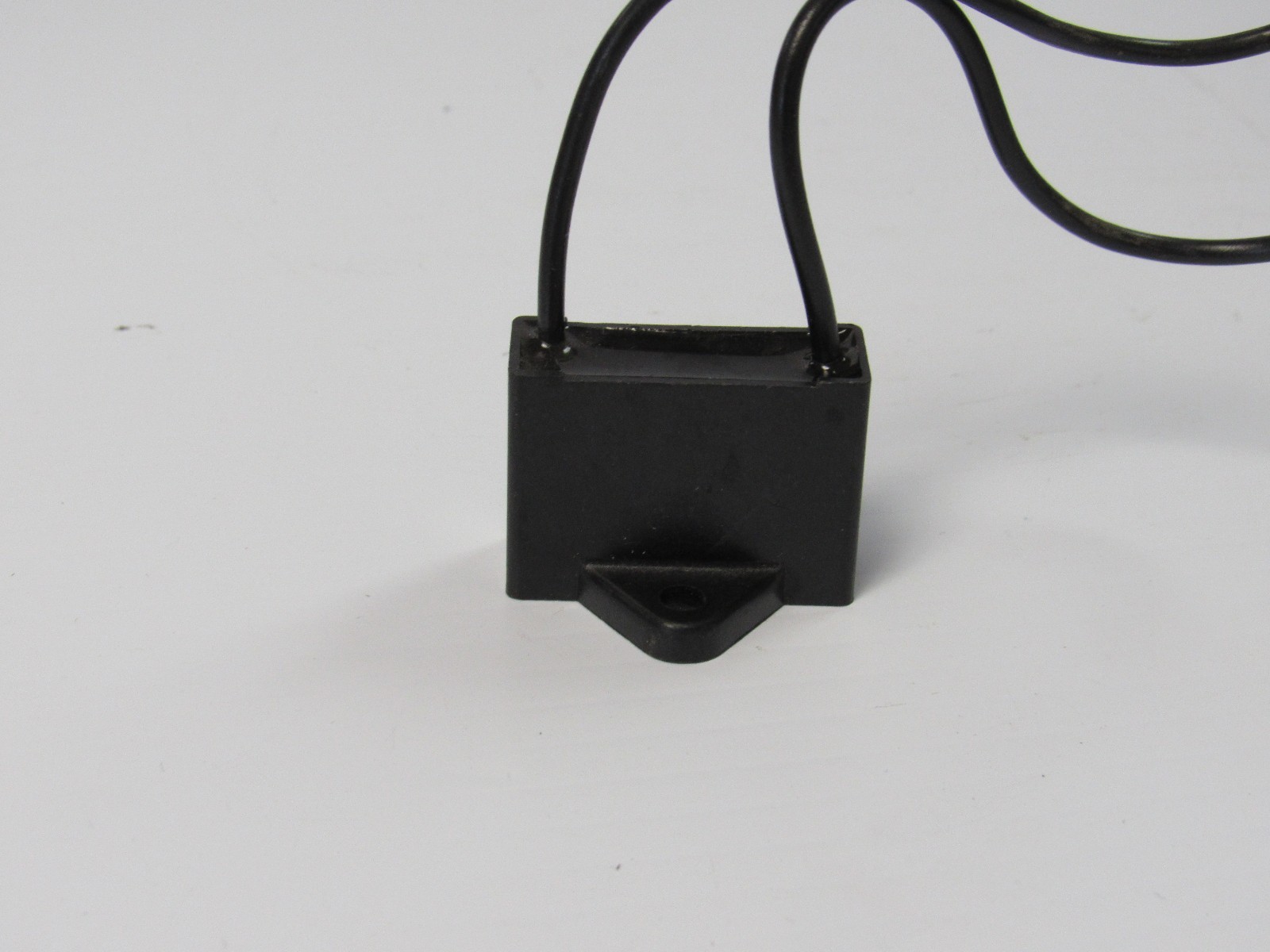 MARCON CAPACITOR 0.22UF 220Ω OHM 250VAC – USED
