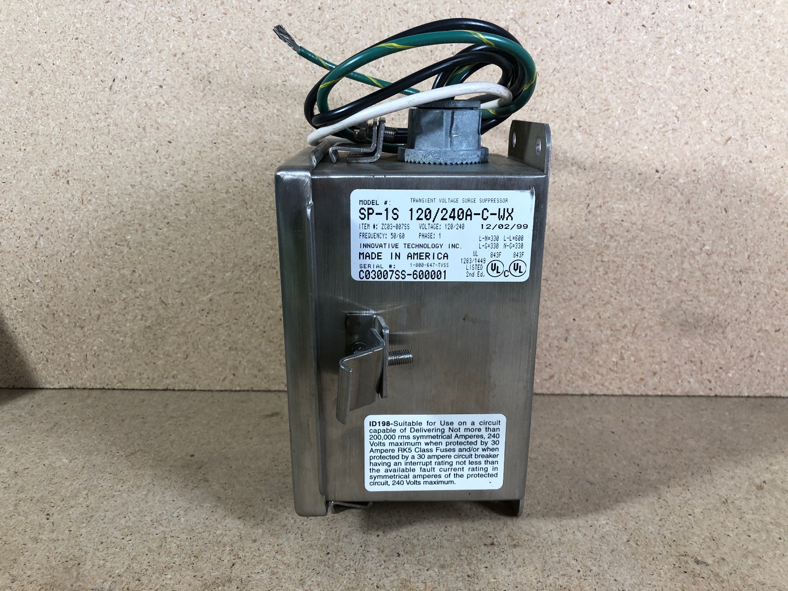 The IT Protector SP-1S 120/240A Transient Voltage Surge Suppressor ZC03-007SS