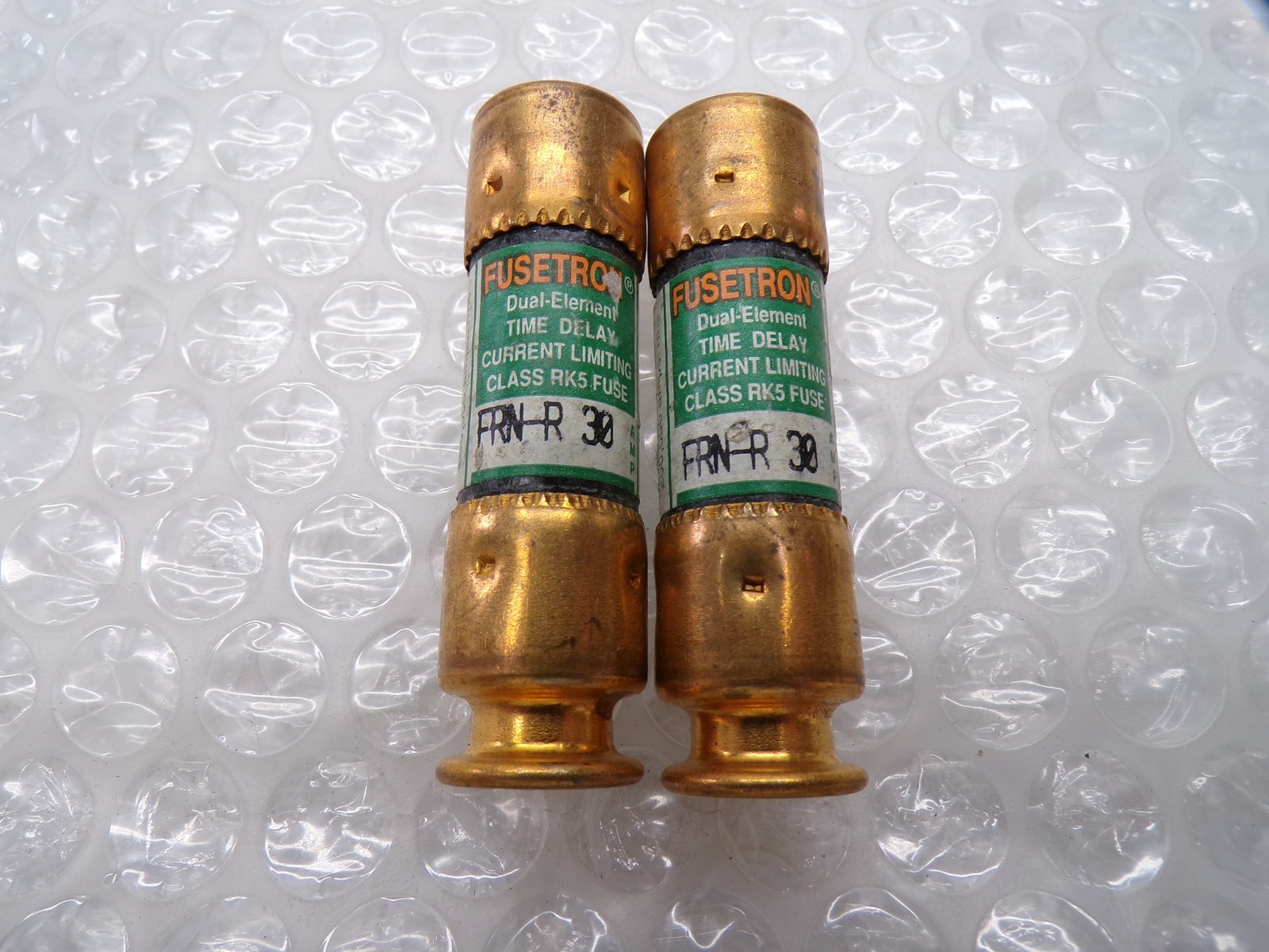 FUSETRON FRN-R-30 FUSE GREEN LOT OF 2 NSNP