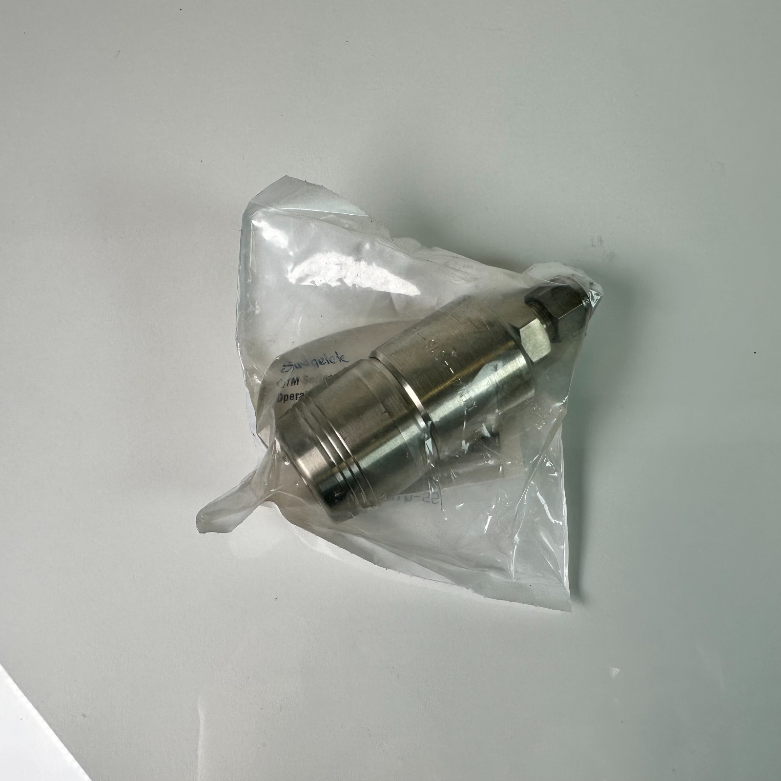 (NEW) Swagelok SS-QTM4A-B-600 Quick Connect Coupler Coupling 3/8″
