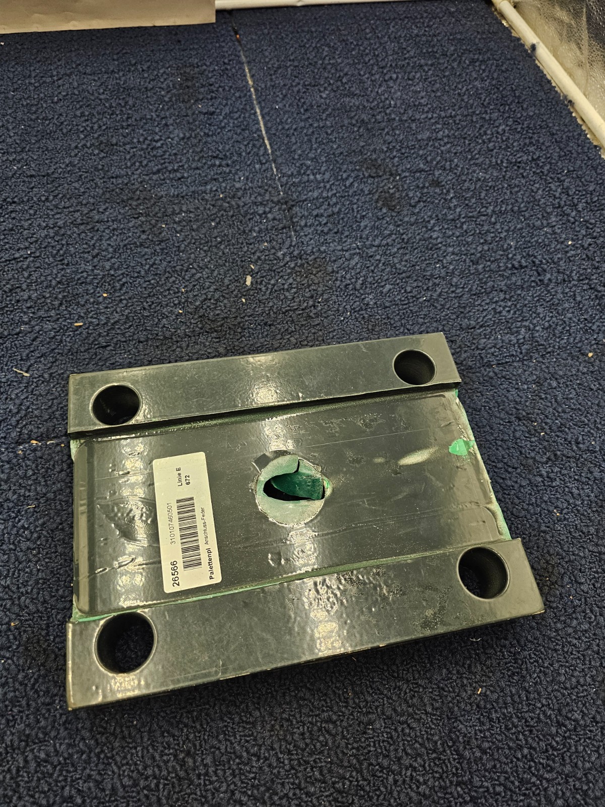 Axle to Spring Mounting Plate 26566 Connection Spring 9-1/2″ x 7″ – 310107460501