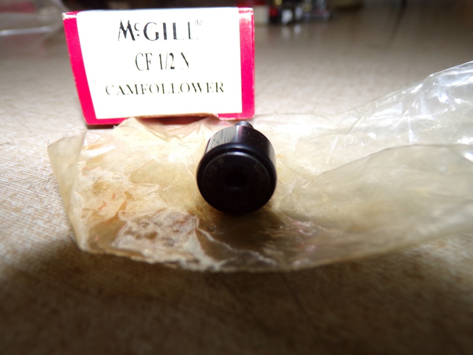 NEW McGill CF1/2N Cam Follower *FREE SHIPPING*