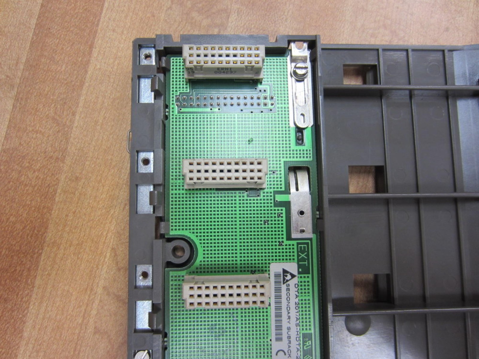 Schneider Modicon DTA 201/AS-HDTA-201 AEG Subrack Rev: 10.01