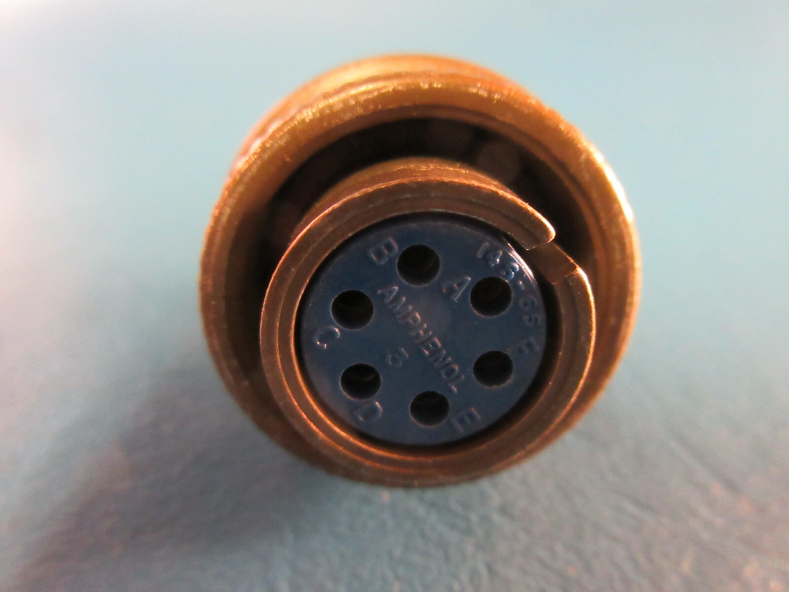 Bag of 2 Amphenol 10-820066-06S Connector Plug, 6 Pin Female Socket