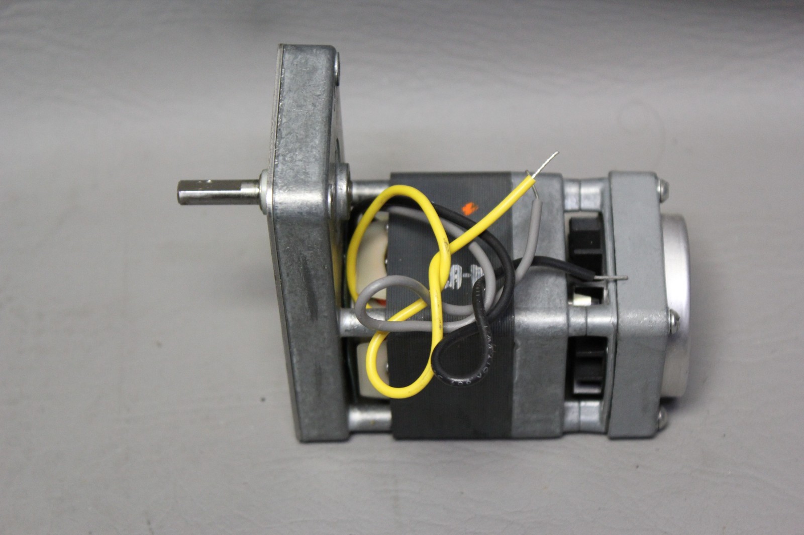 DAYTON GEAR REDUCTION MOTOR 4Z457 QGM-5035-1 115V 60HZ 35RPM