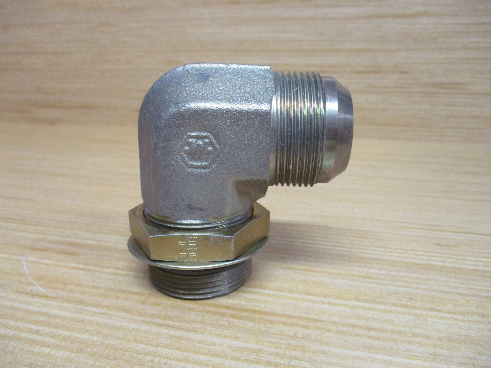 Weatherhead C5515X20 Eaton 37°Flare JIC 90°Elbow