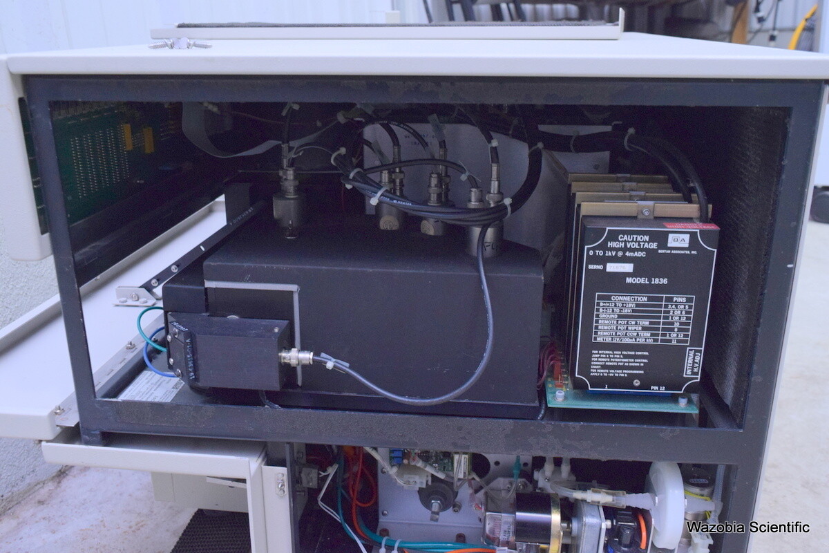 BD BECTON DICKINSON FACSCAN FLUORESCENCE ACTIVATED CELL ANALYZER WITH DETECTORS