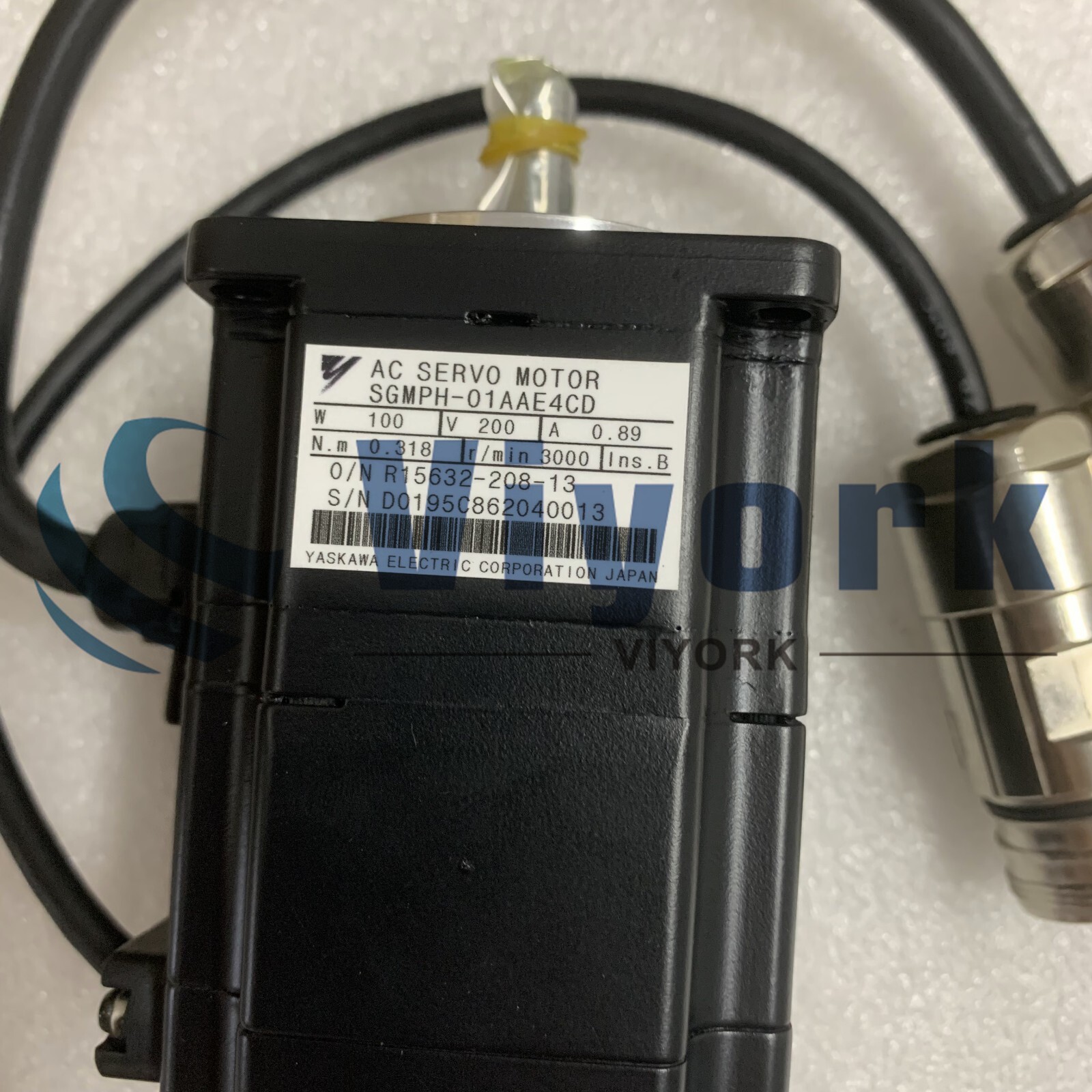 Yaskawa SGMPH-01AAE4CD AC SERVO MOTOR 300RPM 200V 100W NEW