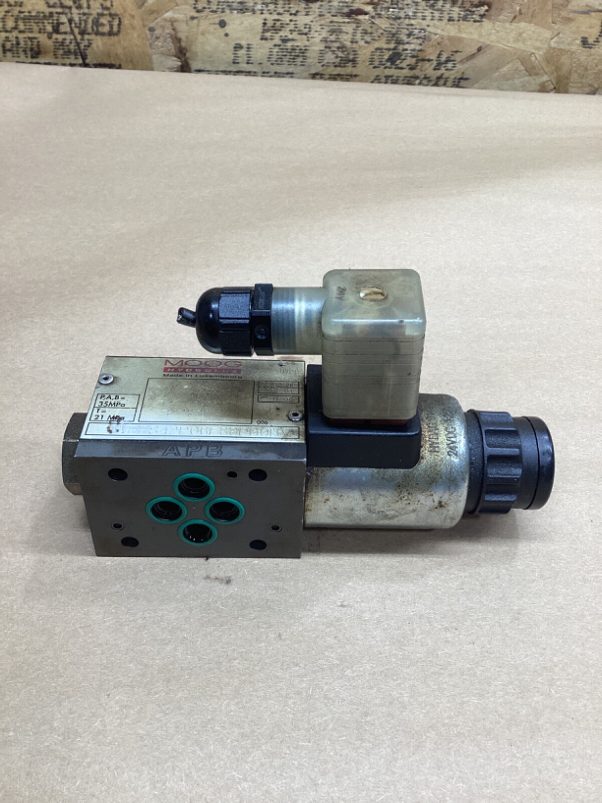 MOOG / HYDROLUX HYDRAULIC VALVE ZWEFS42P06E88PB0BV #106D49PR5