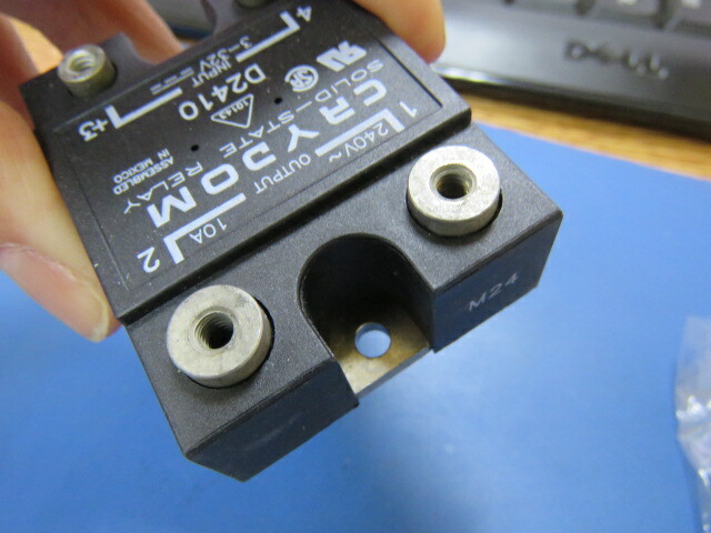 CRYDOM D2410 Qty of 1 per Lot Solid State SPST-NO (1 Form A) Hockey Puck