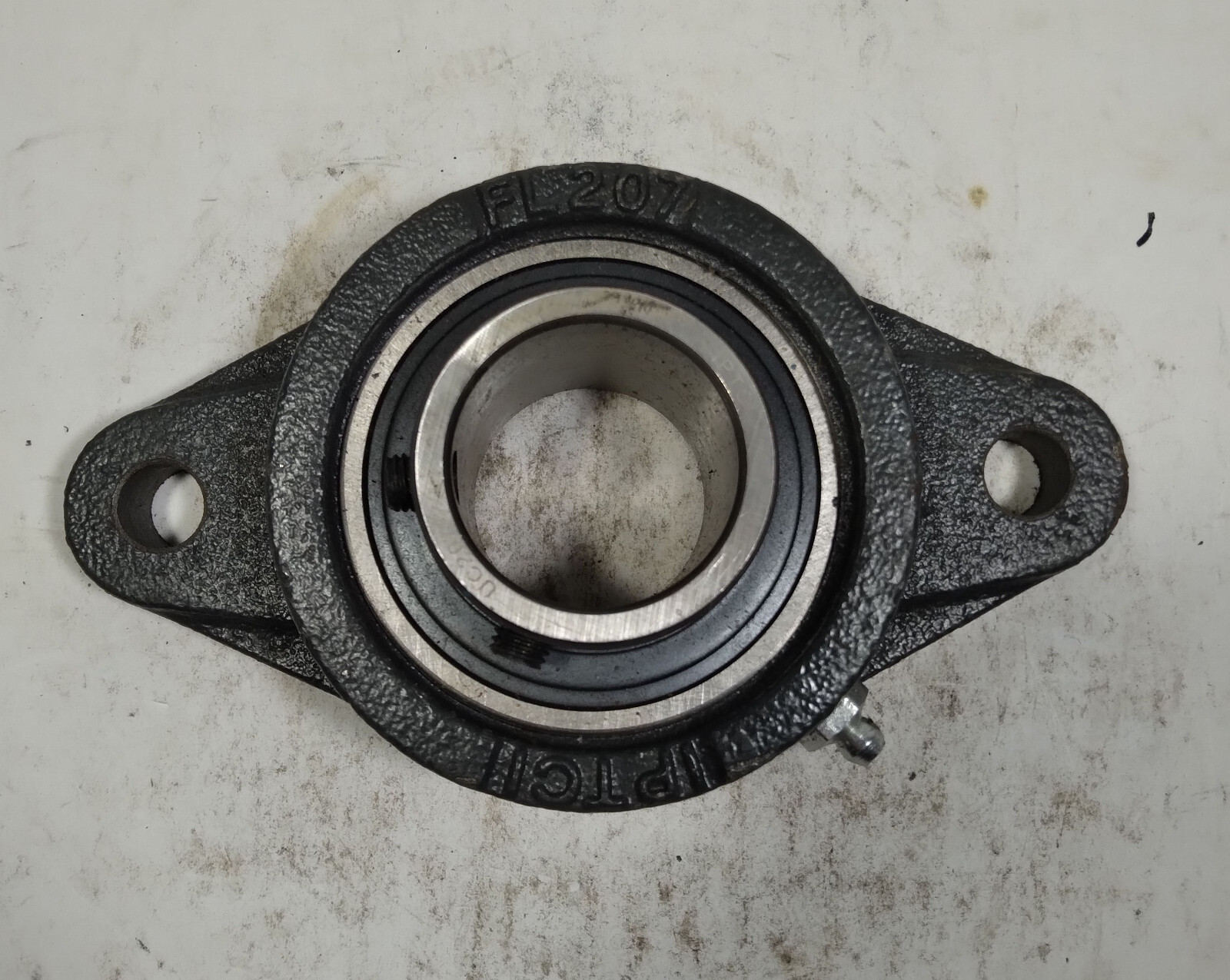 1 NEW IPTCI UC207-20 PILLOW BLOCK BEARING FL207 NNB ***MAKE OFFER***